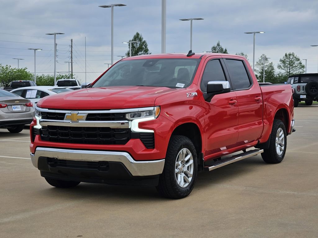 Used 2024 Chevrolet Silverado 1500 LT w/ Z71 Off-Road Package image 3
