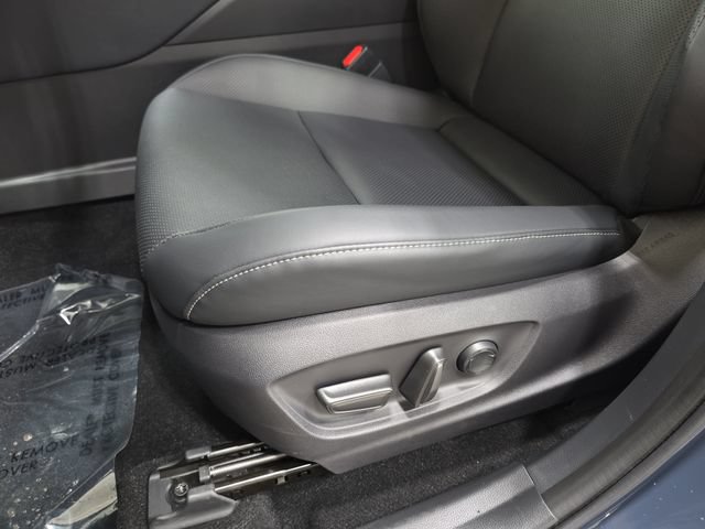 Certified 2025 Toyota Crown Signia AWD/4WD image 26