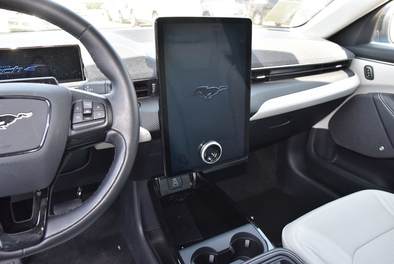 Certified 2025 Ford Mustang Mach-E Premium AWD/4WD image 9