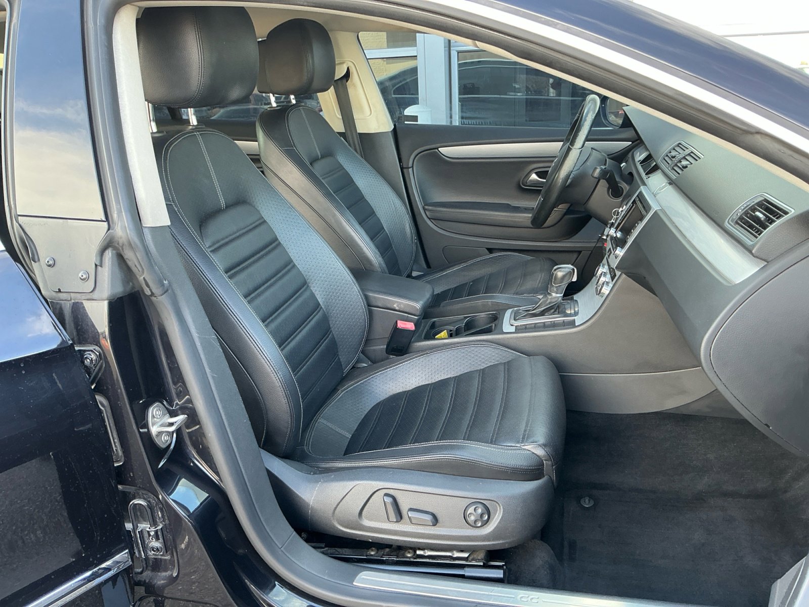 Used 2013 Volkswagen CC Sport image 19