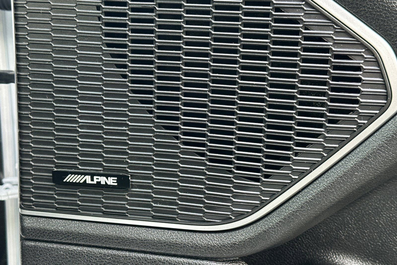 Used 2023 Jeep Grand Cherokee Trailhawk image 23