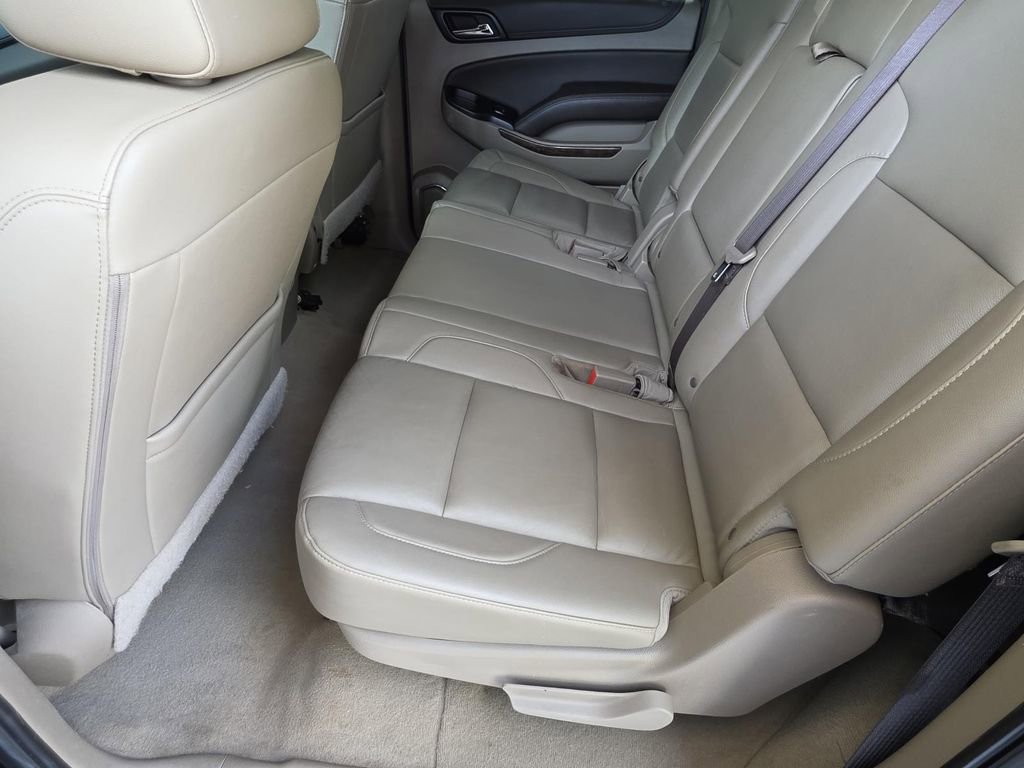 Used 2019 Chevrolet Suburban LT RWD image 9