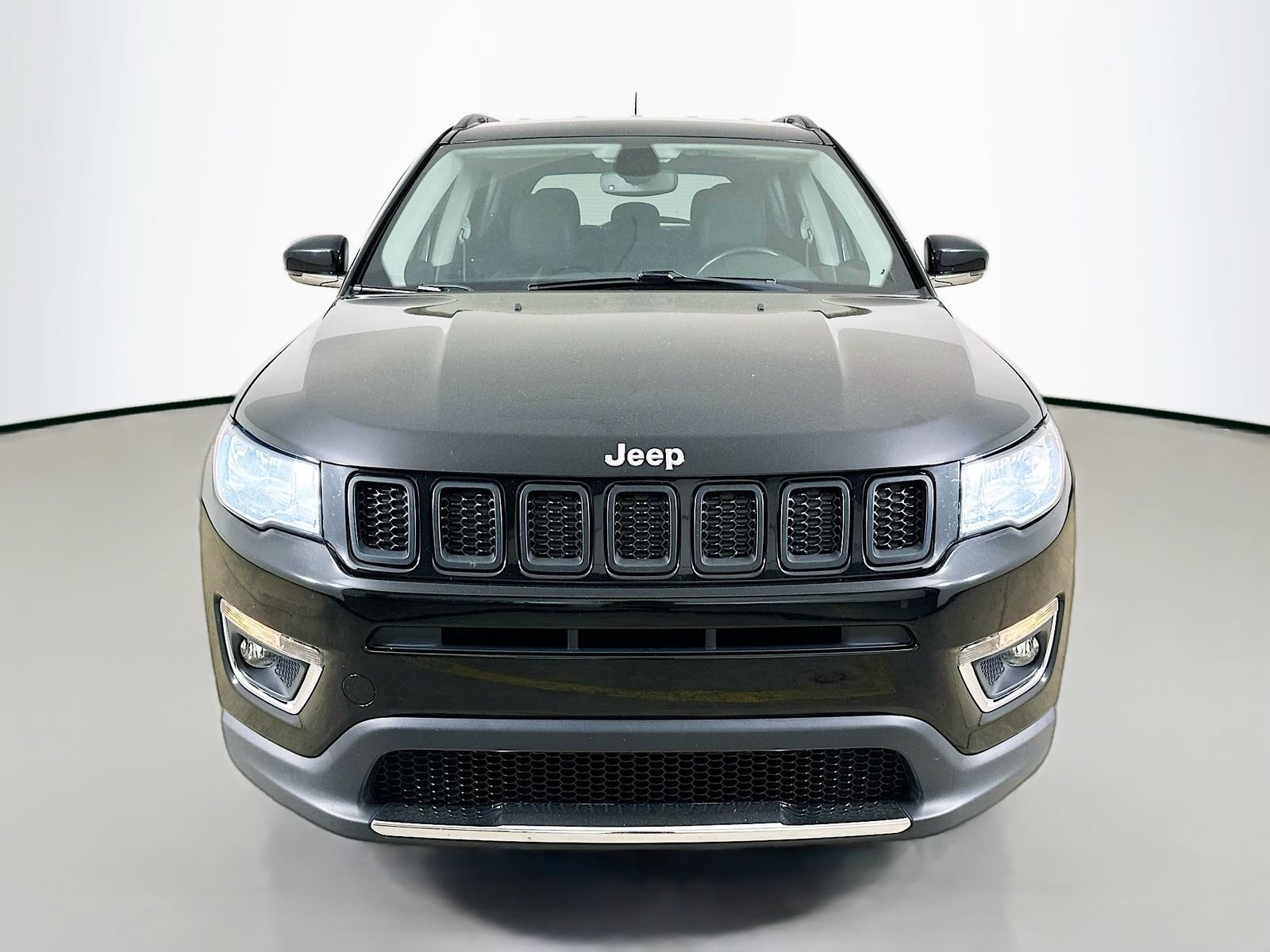 Used 2019 Jeep Compass Limited w/ Safety & Security Group AWD/4WD image 2