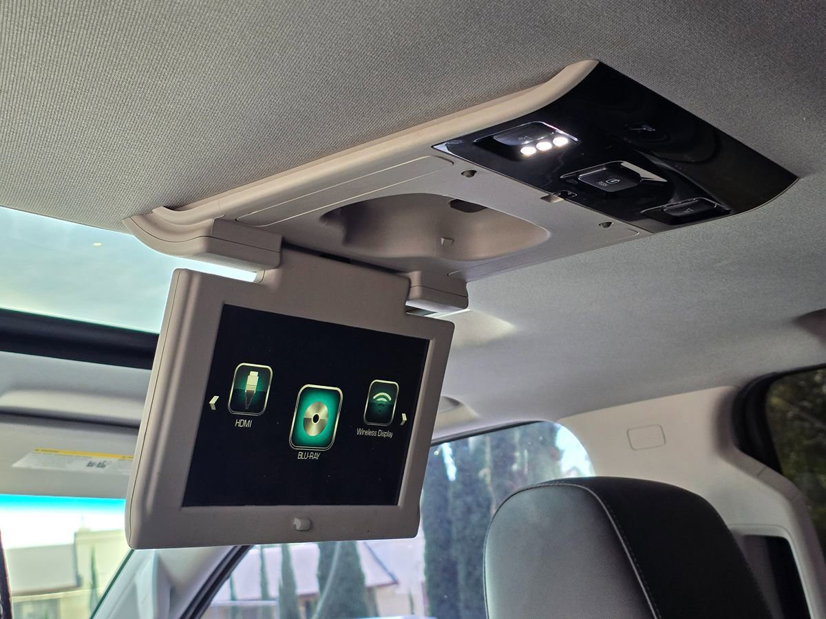 Used 2018 Chevrolet Tahoe LT image 22