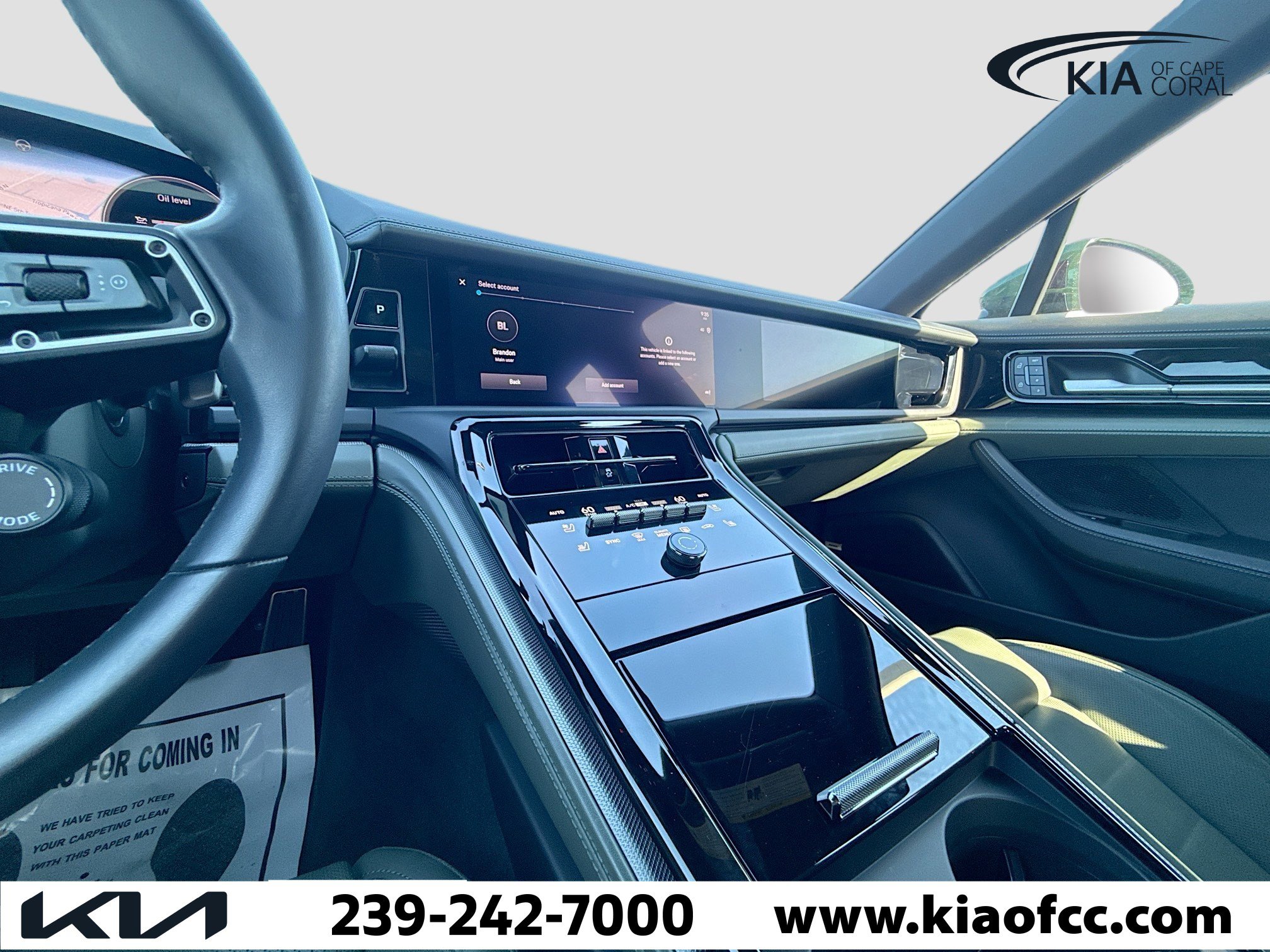 Used 2025 Porsche Panamera 4 image 28