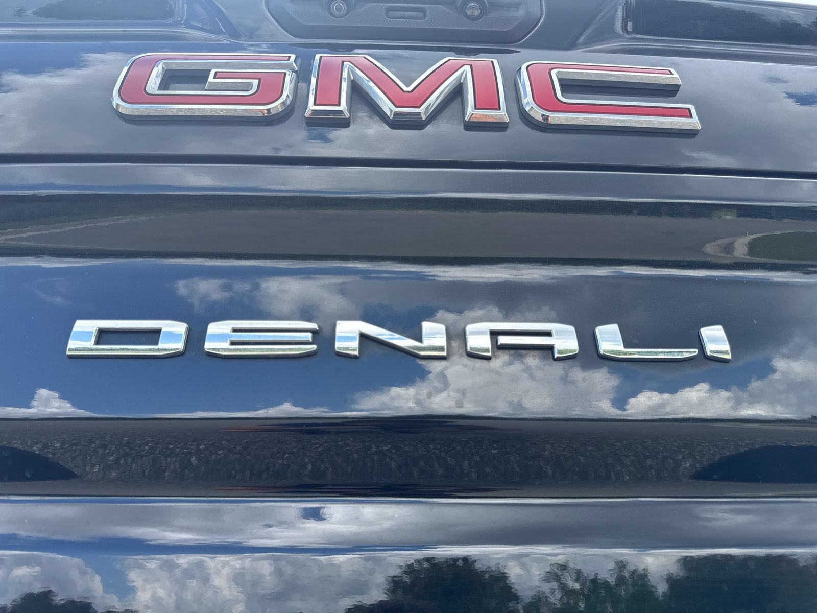 Used 2021 GMC Sierra 2500 Denali w/ Denali Ultimate Package AWD/4WD image 11