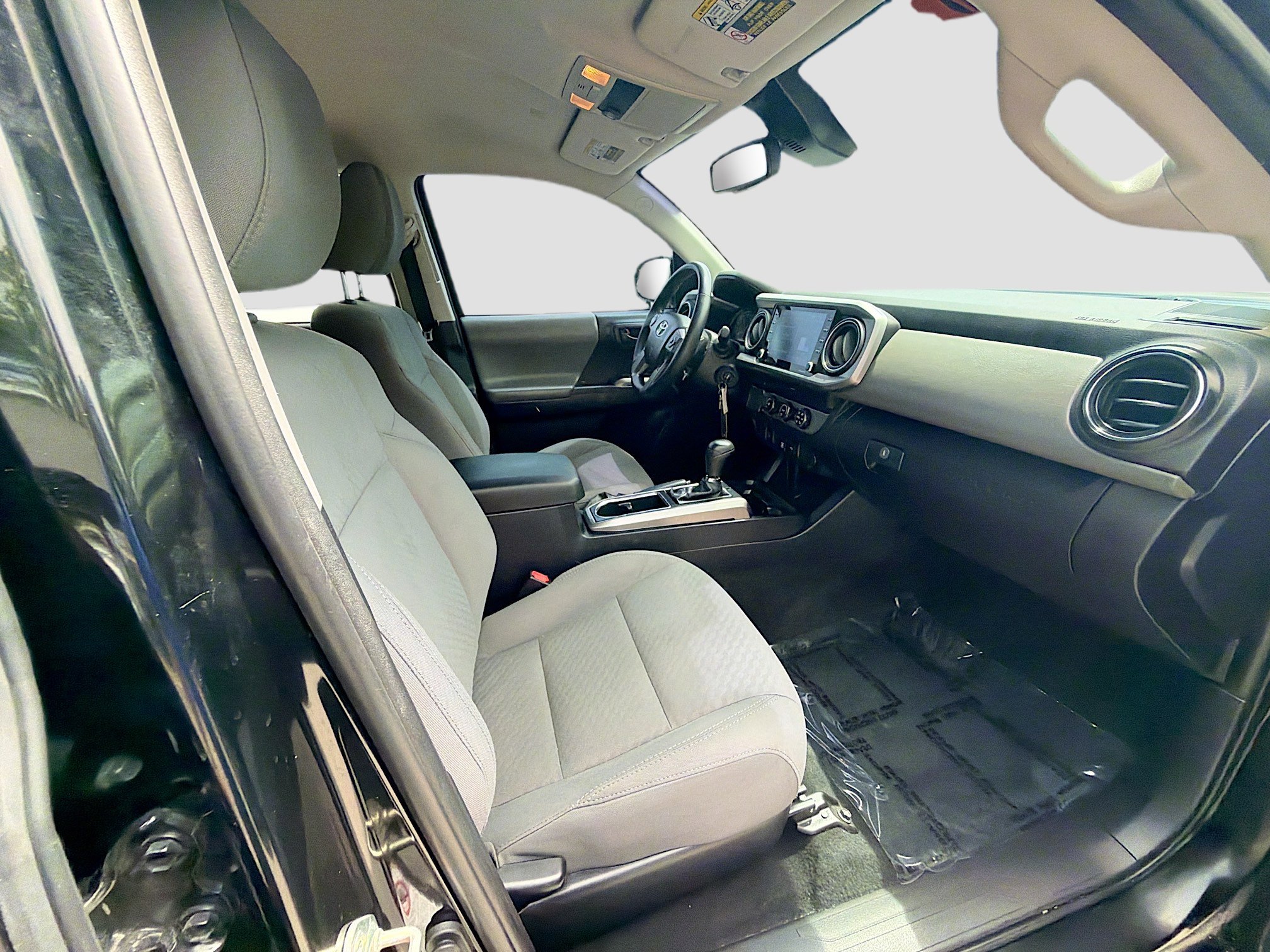 Used 2020 Toyota Tacoma SR5 image 31