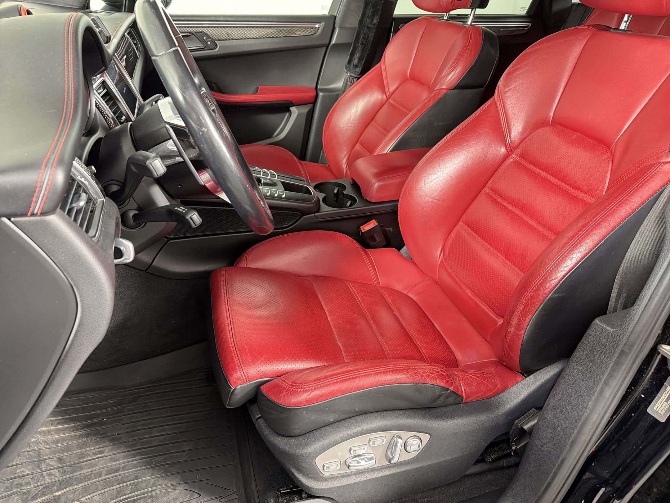 Used 2017 Porsche Macan Turbo AWD/4WD image 5