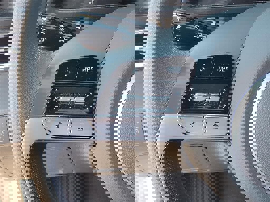 Used 2023 Hyundai Elantra Blue image 15