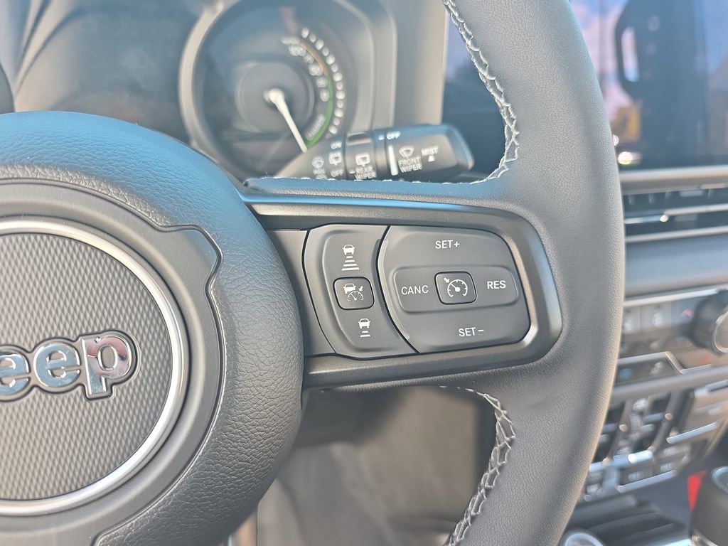 New 2025 Jeep Wrangler Unlimited Rubicon 4xe w/ Technology Group image 17