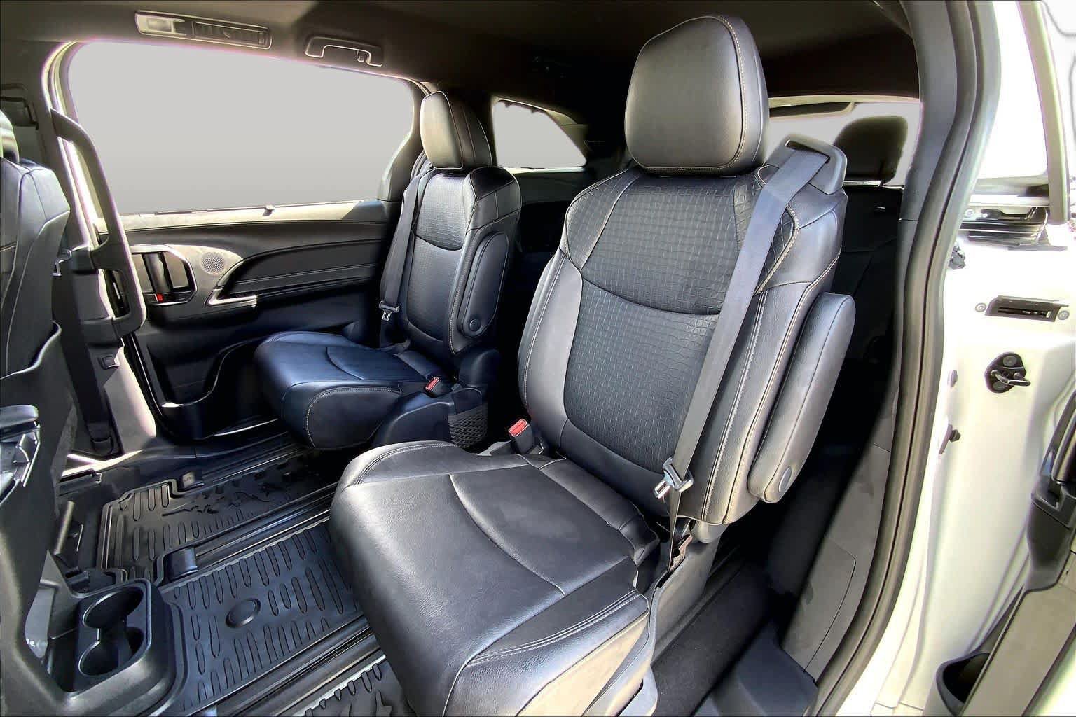 Certified 2026 Toyota Sienna XLE Woodland Edition AWD/4WD image 20