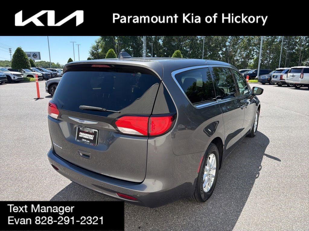 Used 2018 Chrysler Pacifica LX FWD image 6