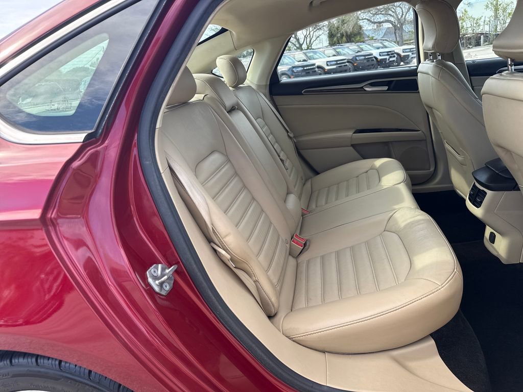 Used 2016 Ford Fusion SE w/ Equipment Group 202A image 24