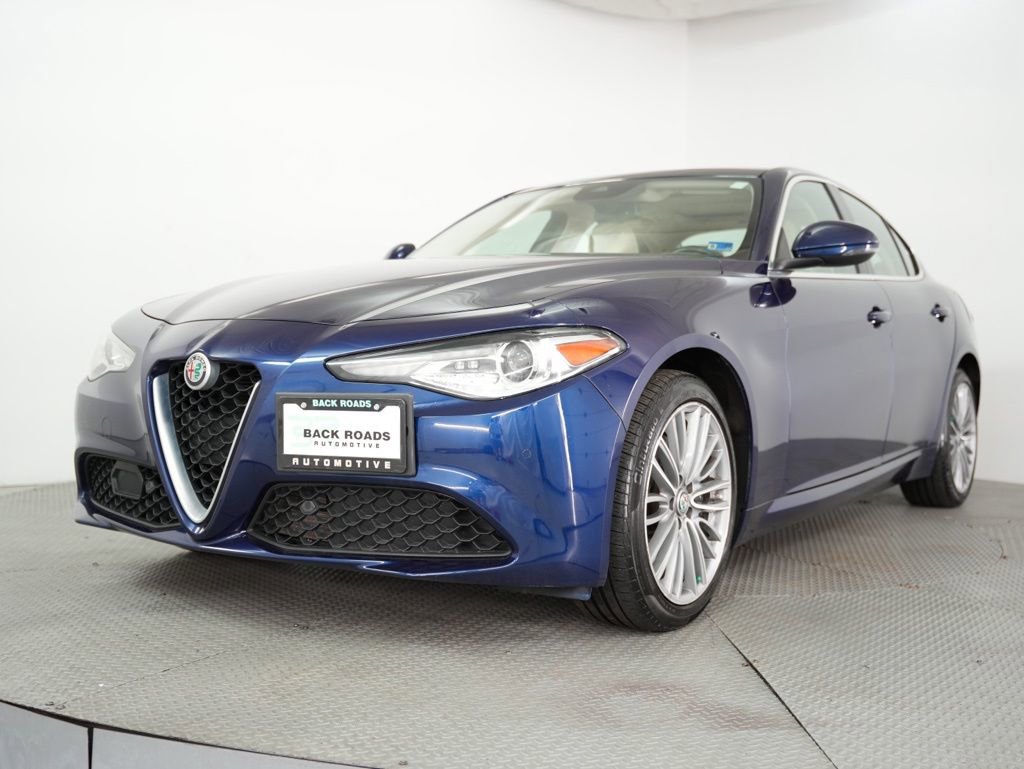 Used 2018 Alfa Romeo Giulia Ti w/ Quick Order Package 22X Lusso AWD/4WD image 3
