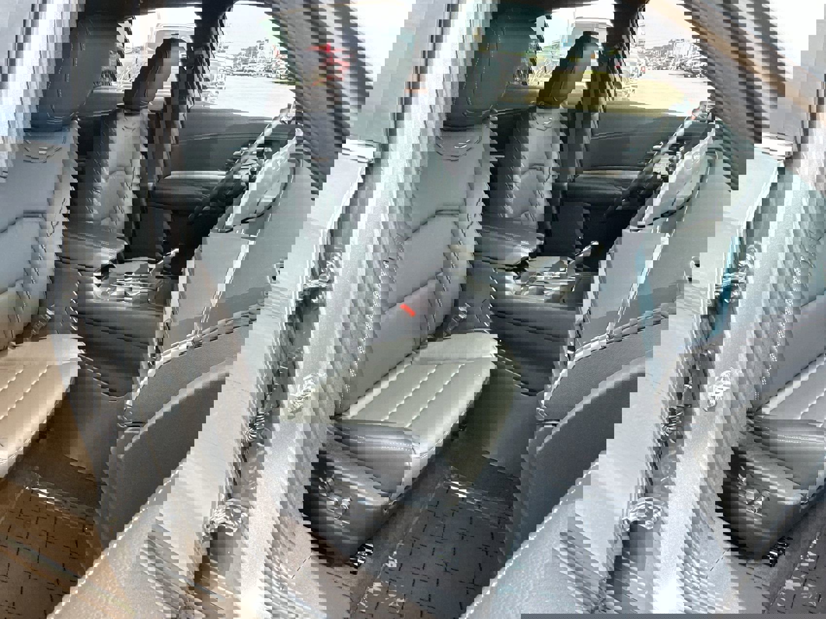 Used 2025 Cadillac XT4 Premium Luxury image 22