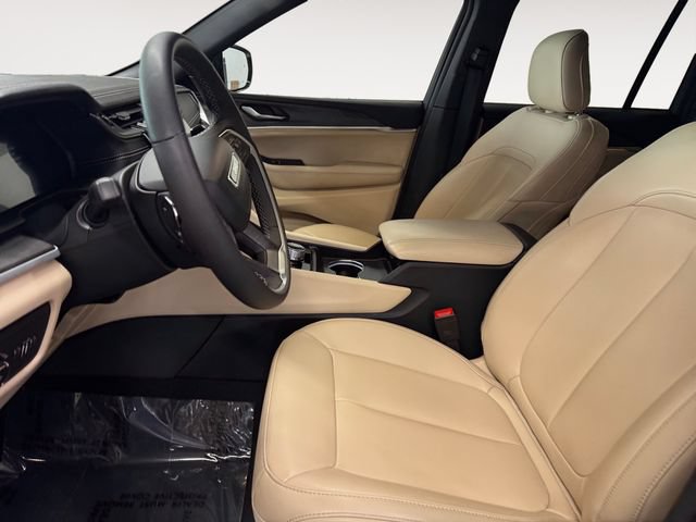Used 2024 Jeep Grand Cherokee Limited AWD/4WD image 7