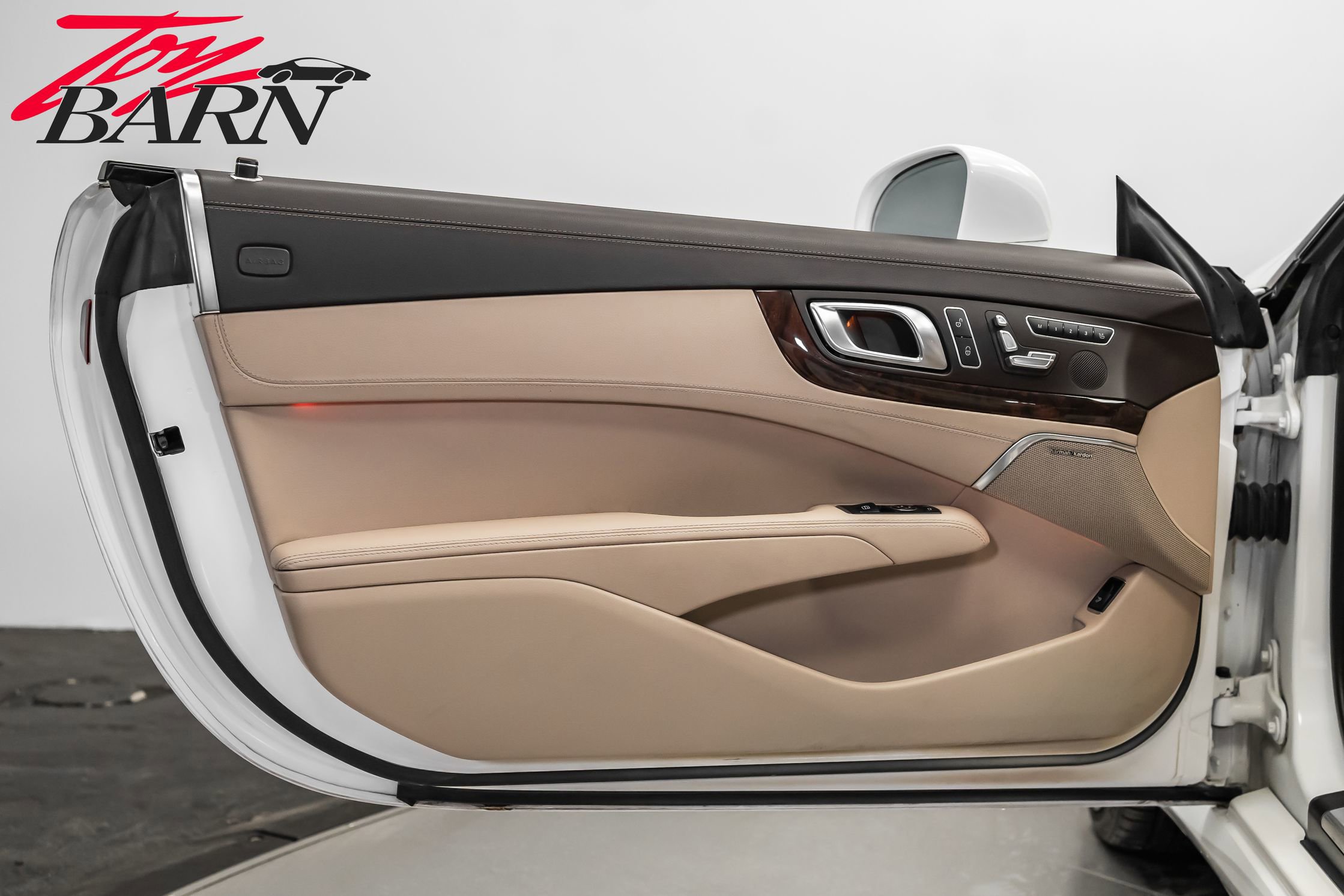 Used 2015 Mercedes-Benz SL 550 image 27