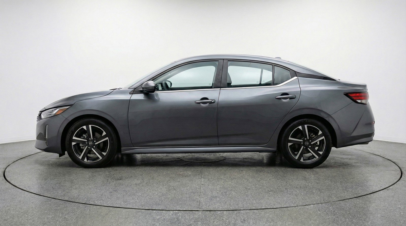 Used 2025 Nissan Sentra SV image 5