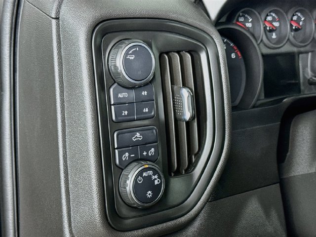 Used 2021 Chevrolet Silverado 1500 Custom Trail Boss w/ Realtree Special Edition AWD/4WD image 13