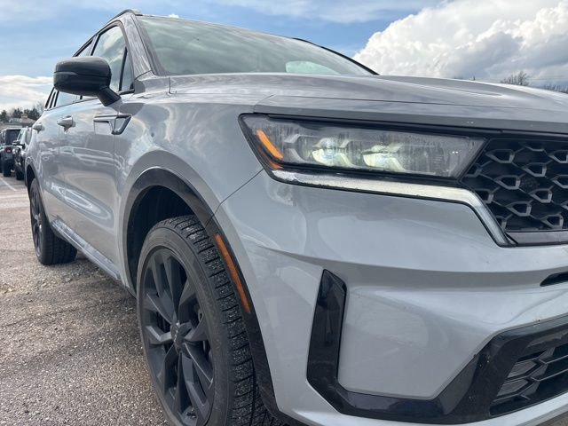 Used 2022 Kia Sorento SX image 2