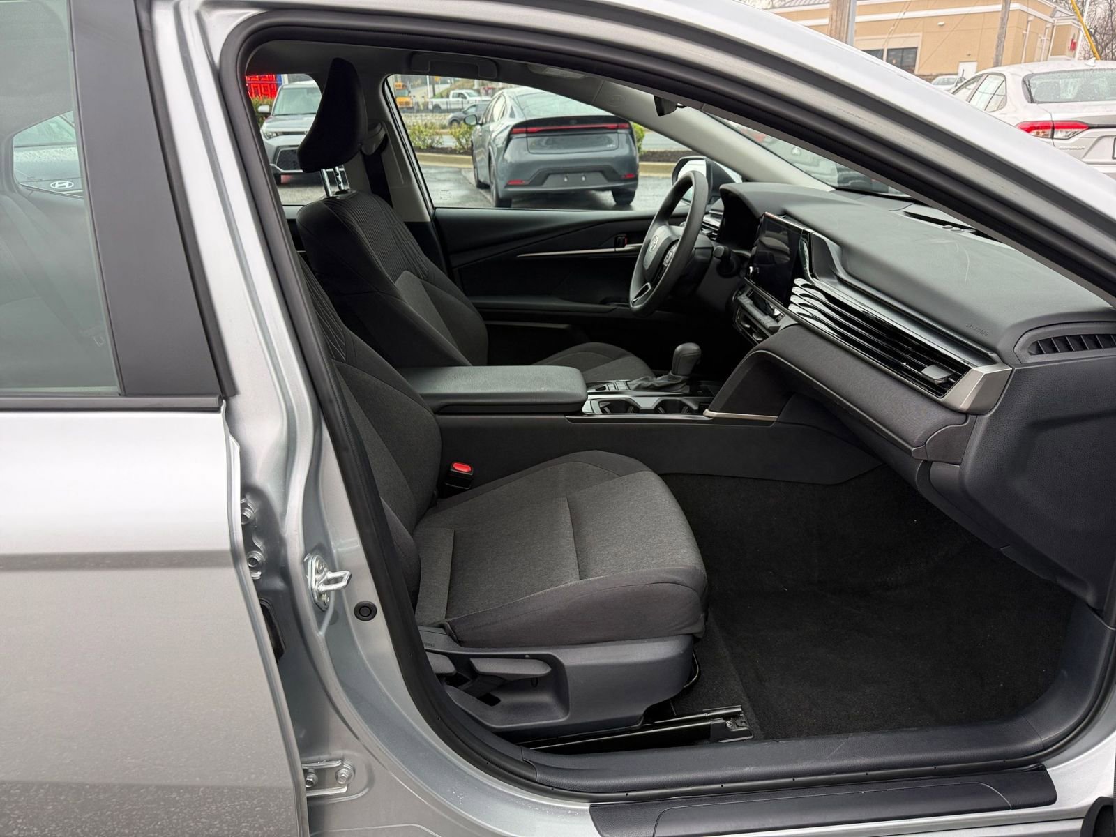 Used 2025 Toyota Camry LE image 36