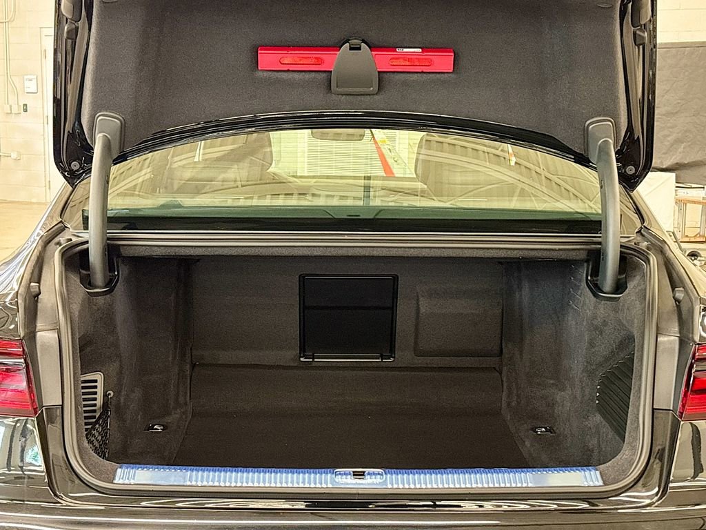 Used 2025 Audi A8 L 3.0T w/ Executive Package image 22