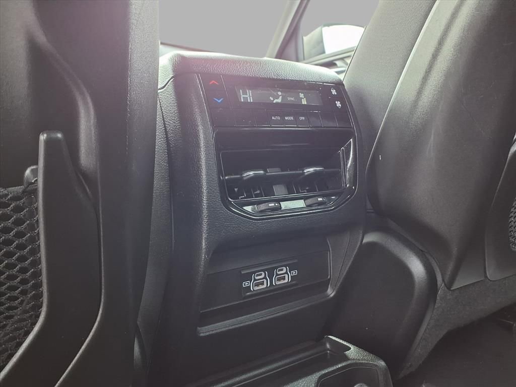 Used 2023 Jeep Grand Cherokee L Laredo image 24