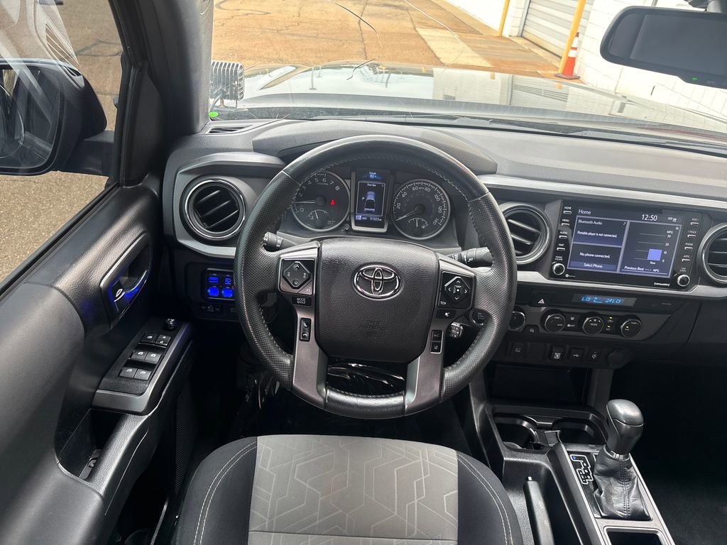 Used 2021 Toyota Tacoma TRD Off-Road image 4