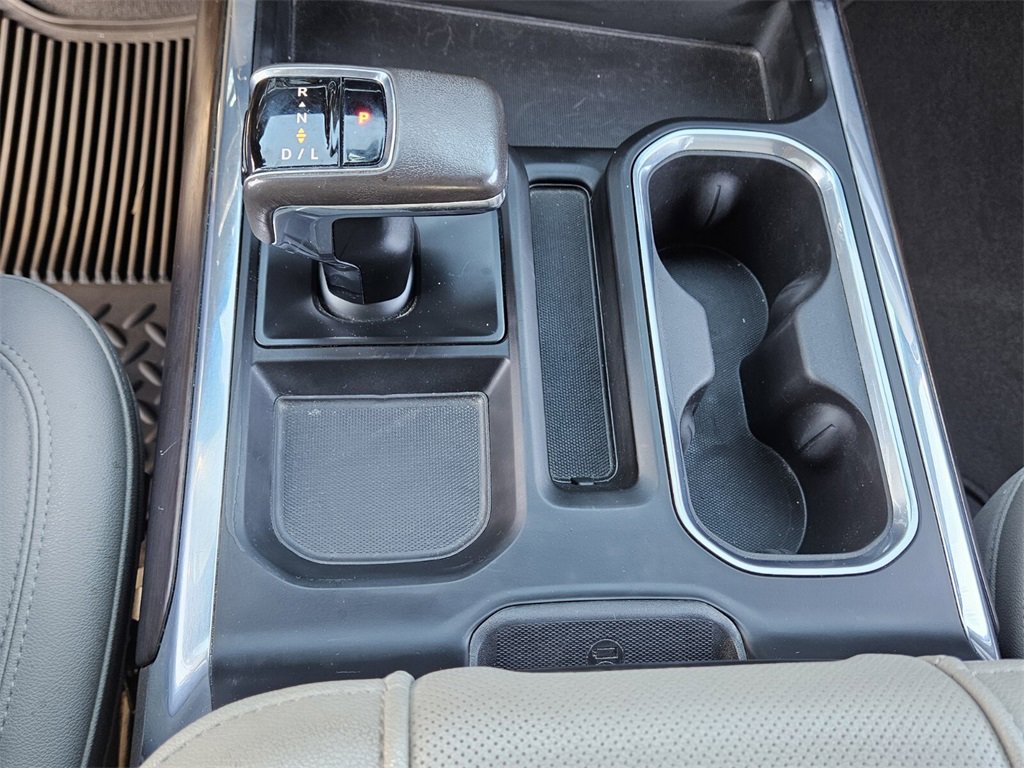 Used 2022 GMC Sierra 1500 SLT w/ SLT Convenience Package image 16