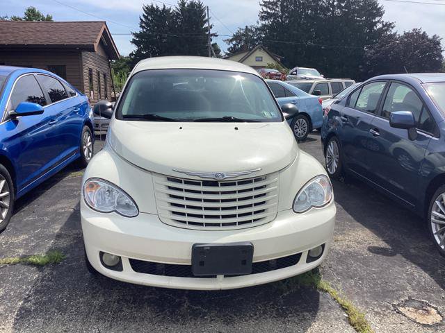 Used 2008 Chrysler PT Cruiser Touring FWD image 2