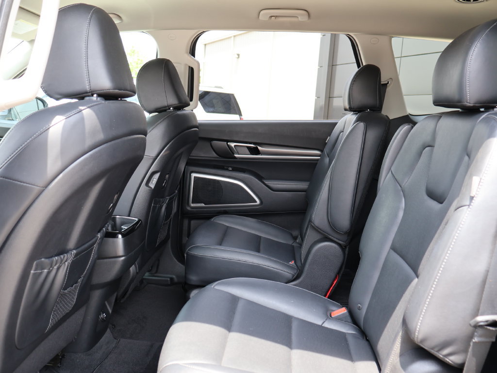 Used 2023 Kia Telluride S AWD/4WD image 17