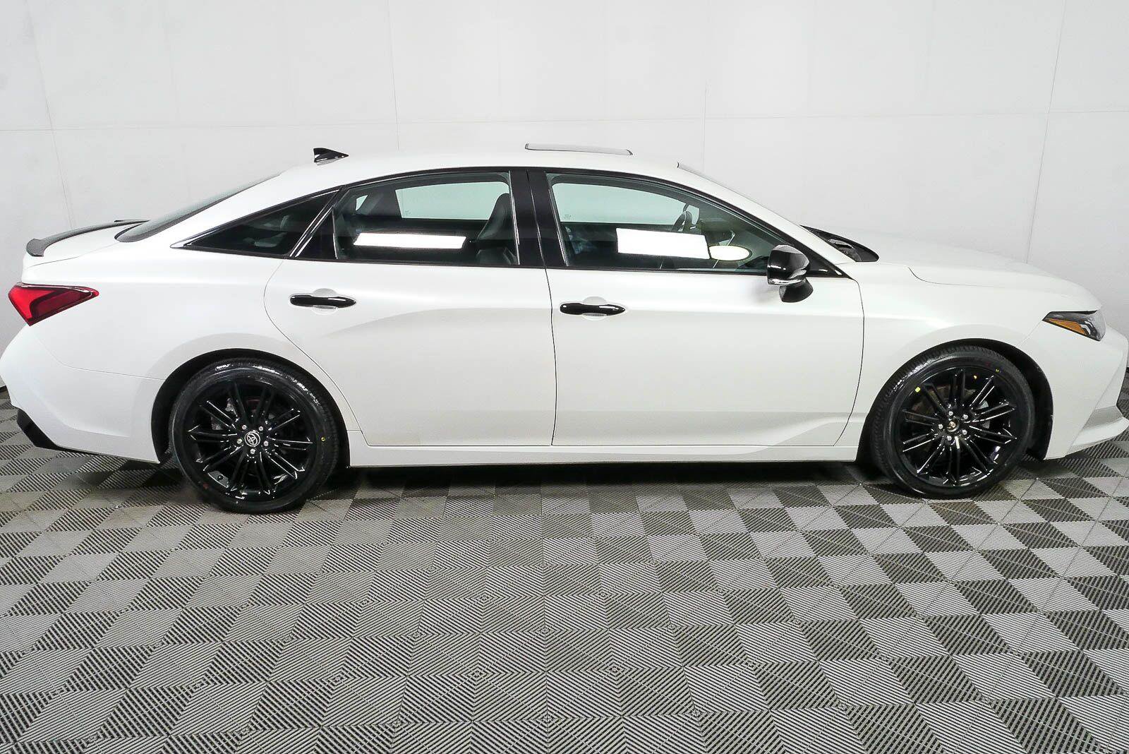 Used 2021 Toyota Avalon XSE FWD image 27