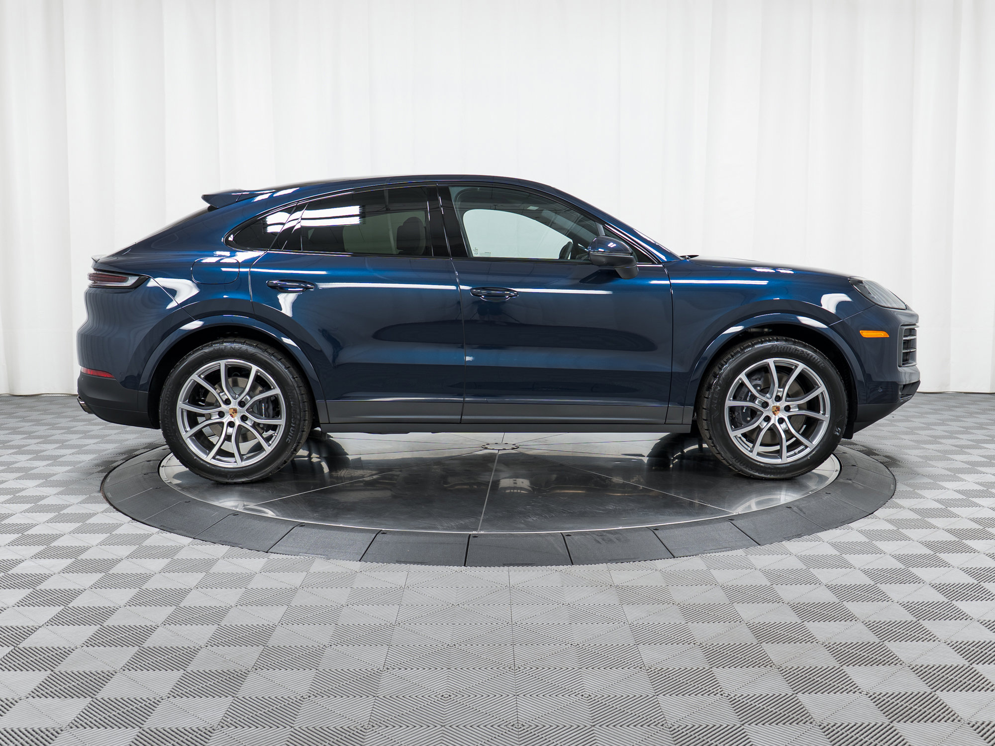 New 2026 Porsche Cayenne Coupe image 8