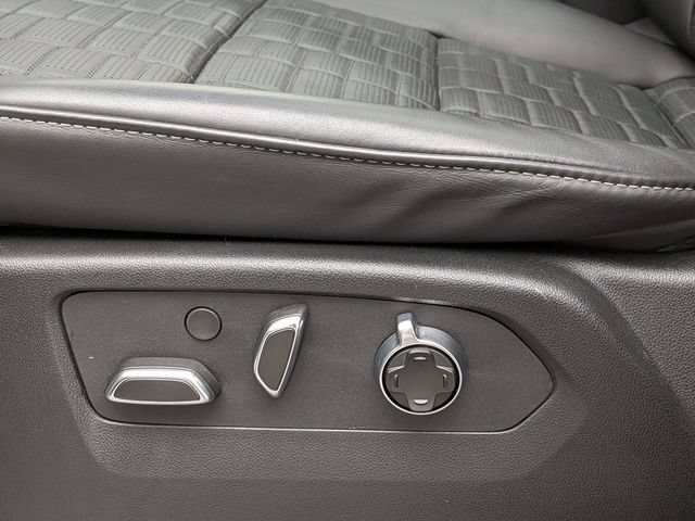Certified 2024 Cadillac Escalade V w/ LPO, ONYX Package AWD/4WD image 19