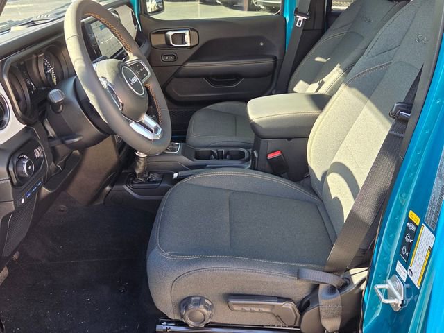 Used 2024 Jeep Wrangler Sahara AWD/4WD image 5