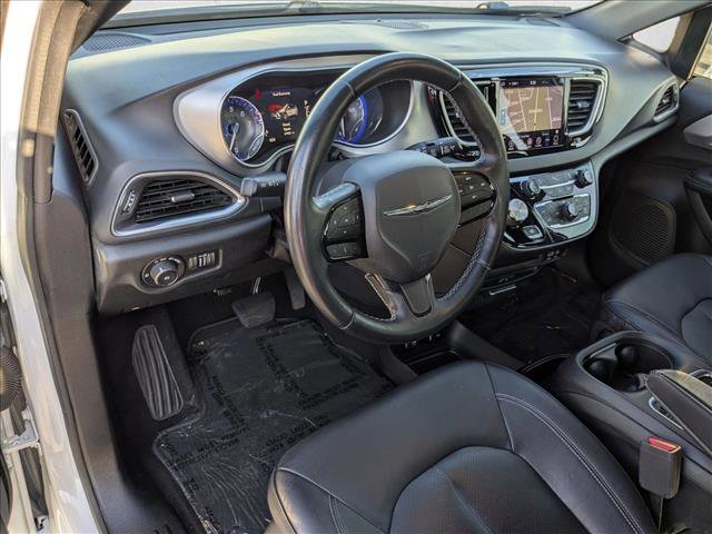 Used 2018 Chrysler Pacifica Touring-L Plus w/ S Appearance Package image 10