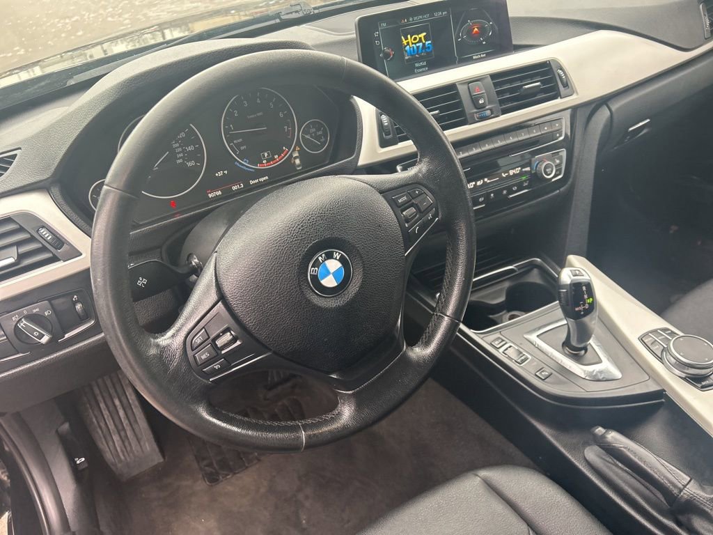 Used 2017 BMW 320i xDrive Sedan image 22