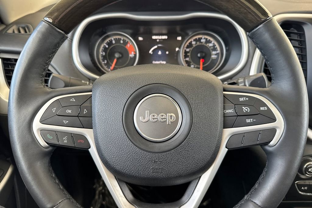 Used 2016 Jeep Cherokee Overland image 26
