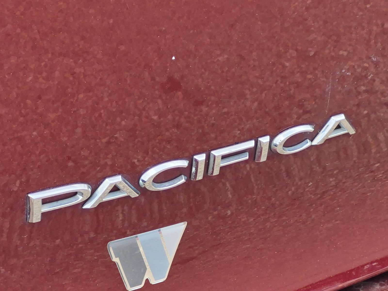 Used 2019 Chrysler Pacifica Limited w/ Tire & Wheel Group FWD image 13