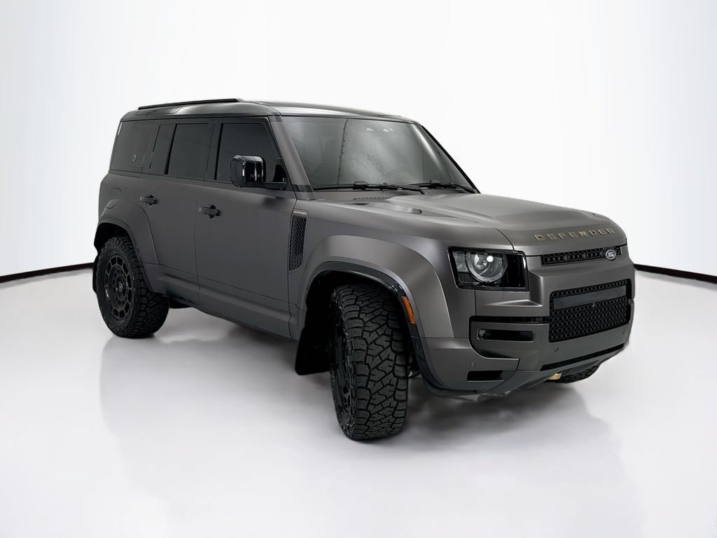 Used 2025 Land Rover Defender 110 AWD/4WD image 3