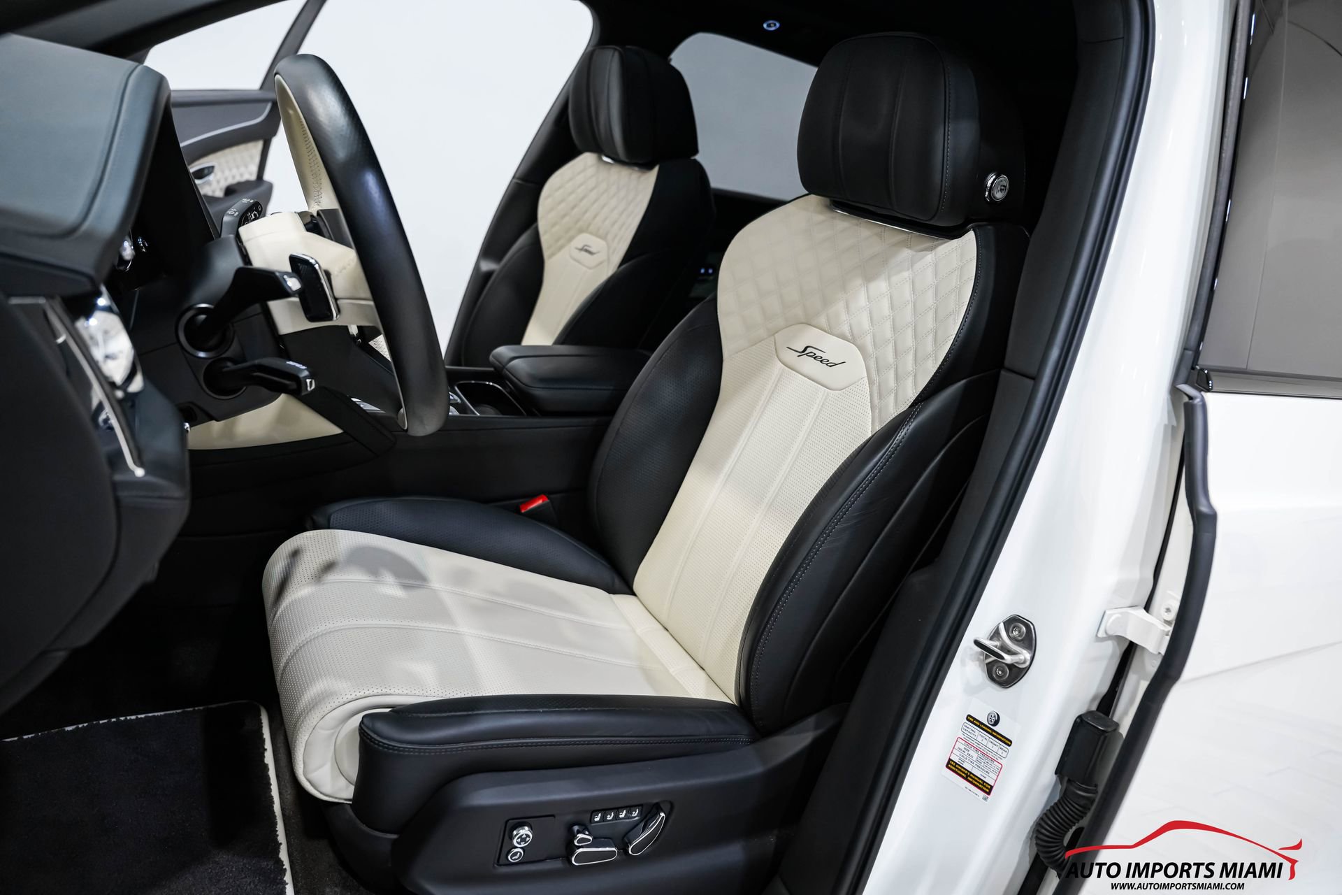 Used 2022 Bentley Bentayga Speed image 37