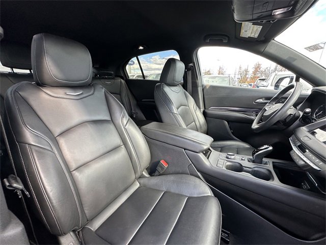 Used 2022 Cadillac XT4 Luxury w/ Cold Weather Package image 34