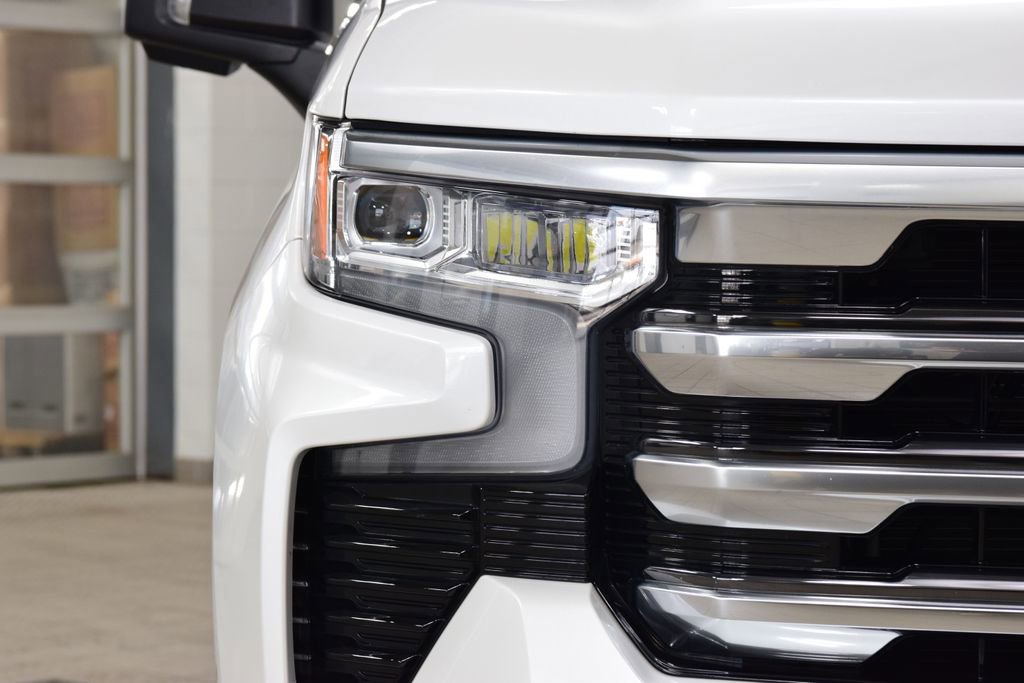 Used 2024 Chevrolet Silverado 1500 High Country w/ High Country Premium Package image 12