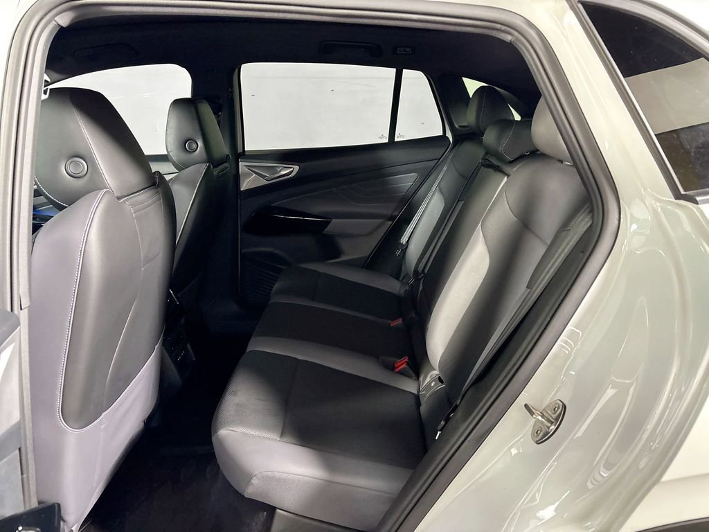 Used 2023 Volkswagen ID.4 Pro S Plus image 21