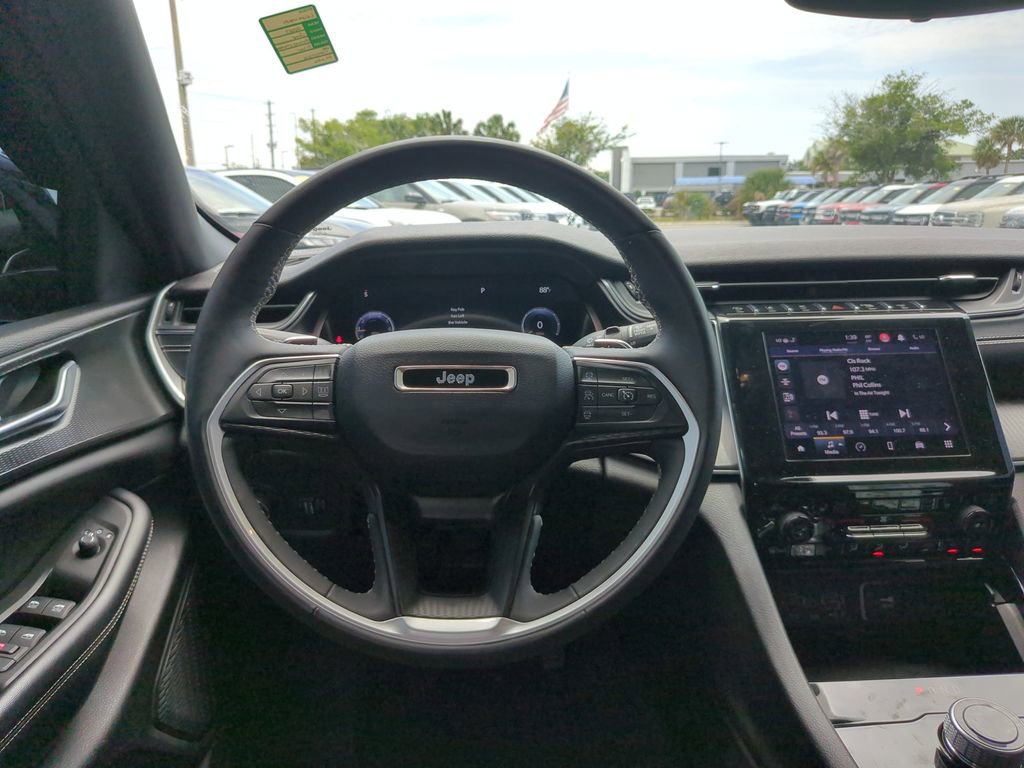 Used 2023 Jeep Grand Cherokee Altitude AWD/4WD image 17