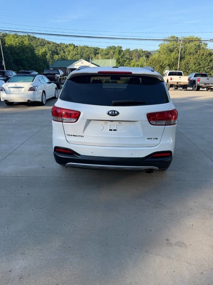 Used 2016 Kia Sorento EX FWD image 6