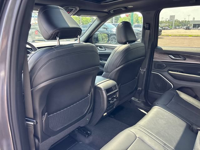 New 2026 Jeep Grand Cherokee Limited AWD/4WD image 9