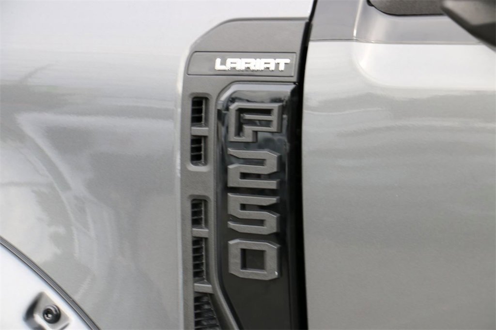 New 2026 Ford F250 Lariat w/ Black Appearance Package image 13