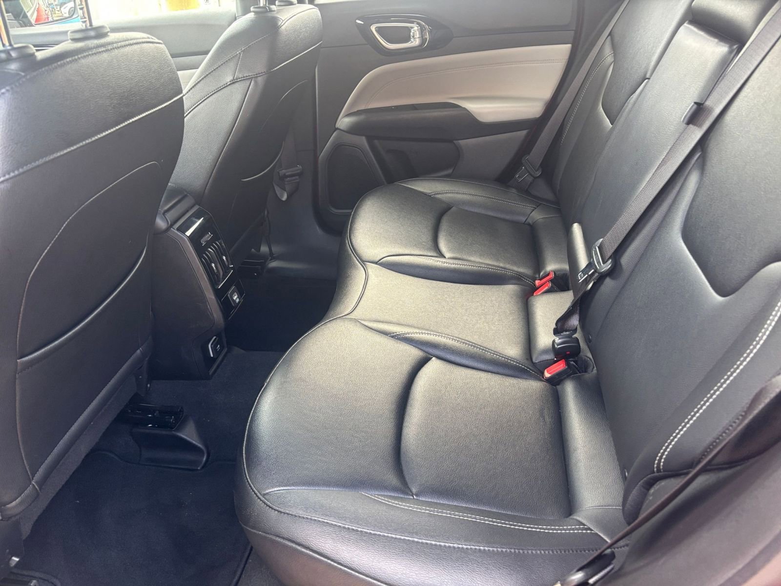 Used 2025 Jeep Compass Limited AWD/4WD image 25