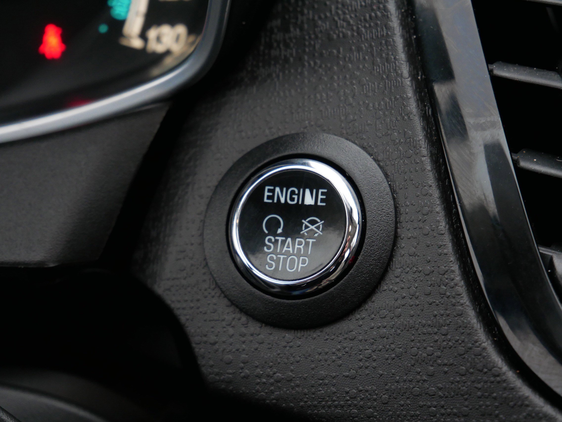 Used 2014 Ford Fiesta Titanium image 31